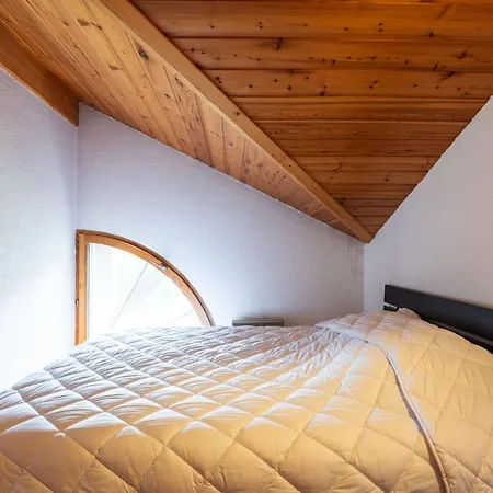 Apartment Le Chamois By Interhome